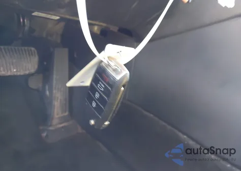 2018 Kia Optima S z USA, uszkodzony, nr VIN 5XXGT4L34JG206375